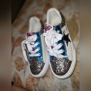 Yoki girls sparkle shows